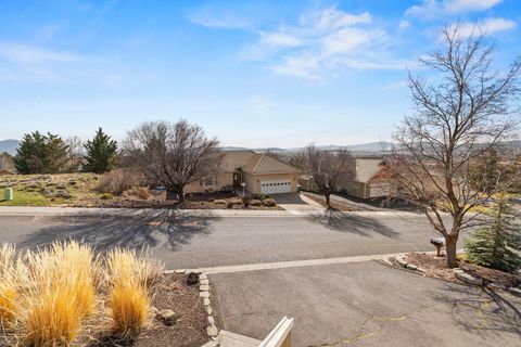 Tiny photo for 5615 Basin View Drive, Klamath Falls, OR 97603 (MLS # 220215450)