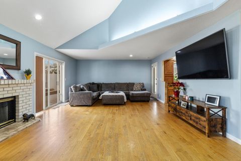 Tiny photo for 5615 Basin View Drive, Klamath Falls, OR 97603 (MLS # 220215450)