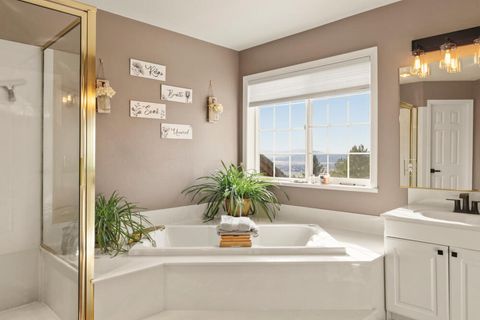 Tiny photo for 5615 Basin View Drive, Klamath Falls, OR 97603 (MLS # 220215450)