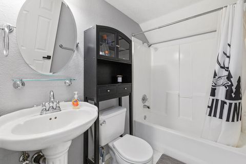 Tiny photo for 5615 Basin View Drive, Klamath Falls, OR 97603 (MLS # 220215450)