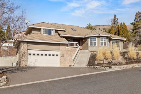 Tiny photo for 5615 Basin View Drive, Klamath Falls, OR 97603 (MLS # 220215450)