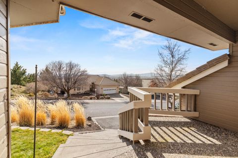 Tiny photo for 5615 Basin View Drive, Klamath Falls, OR 97603 (MLS # 220215450)