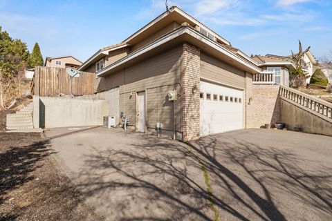 Tiny photo for 5615 Basin View Drive, Klamath Falls, OR 97603 (MLS # 220215450)