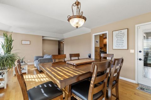 Tiny photo for 5615 Basin View Drive, Klamath Falls, OR 97603 (MLS # 220215450)