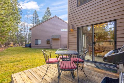 Tiny photo for 17714 Lake Aspen Court #9, Sunriver, OR 97707 (MLS # 220212150)