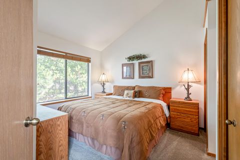 Tiny photo for 17714 Lake Aspen Court #9, Sunriver, OR 97707 (MLS # 220212150)