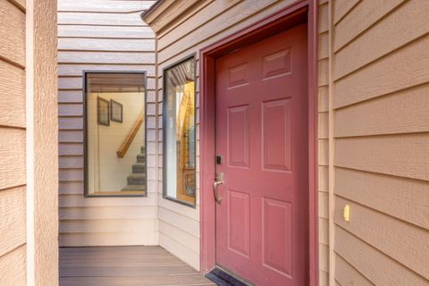 Tiny photo for 17714 Lake Aspen Court #9, Sunriver, OR 97707 (MLS # 220212150)