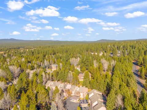 Tiny photo for 17714 Lake Aspen Court #9, Sunriver, OR 97707 (MLS # 220212150)