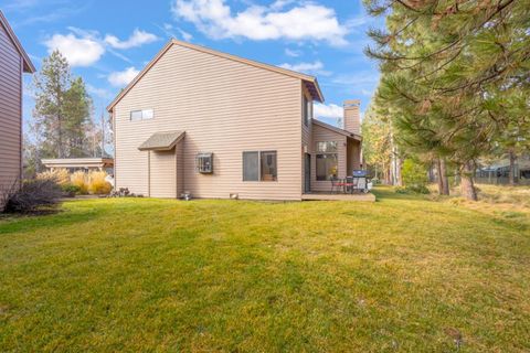 Tiny photo for 17714 Lake Aspen Court #9, Sunriver, OR 97707 (MLS # 220212150)