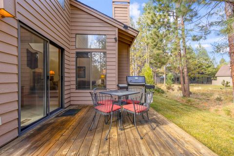 Tiny photo for 17714 Lake Aspen Court #9, Sunriver, OR 97707 (MLS # 220212150)