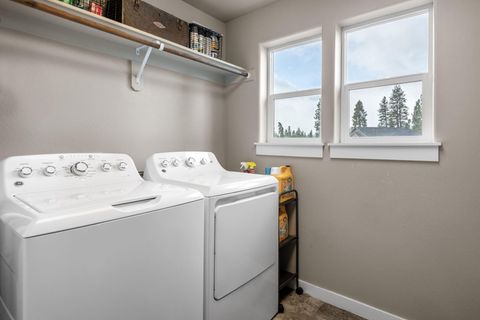 Tiny photo for 746 N Roundhouse Court, Sisters, OR 97759 (MLS # 220212390)