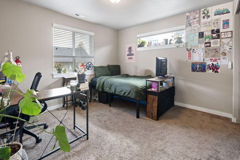 Tiny photo for 746 N Roundhouse Court, Sisters, OR 97759 (MLS # 220212390)