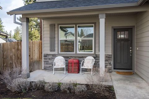 Tiny photo for 746 N Roundhouse Court, Sisters, OR 97759 (MLS # 220212390)