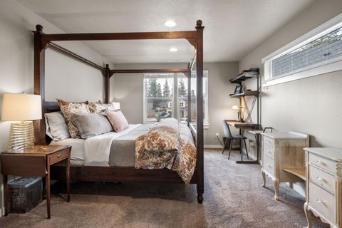 Tiny photo for 746 N Roundhouse Court, Sisters, OR 97759 (MLS # 220212390)