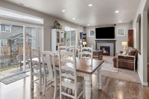 Tiny photo for 746 N Roundhouse Court, Sisters, OR 97759 (MLS # 220212390)