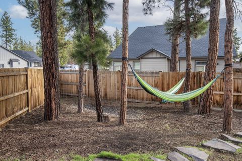 Tiny photo for 746 N Roundhouse Court, Sisters, OR 97759 (MLS # 220212390)