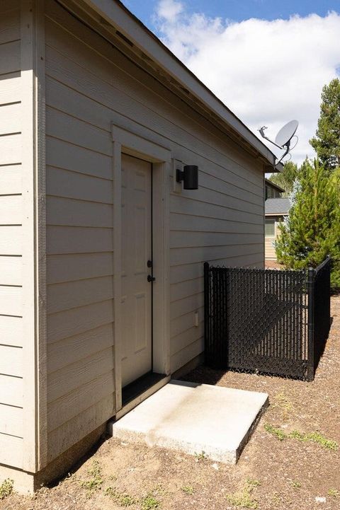 Tiny photo for 51844 Hollinshead Place, La Pine, OR 97739 (MLS # 220215754)