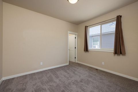 Tiny photo for 51844 Hollinshead Place, La Pine, OR 97739 (MLS # 220215754)