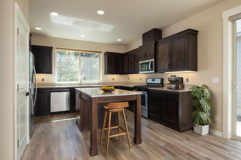 Tiny photo for 51844 Hollinshead Place, La Pine, OR 97739 (MLS # 220215754)