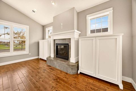 Tiny photo for 3957 Shamrock Drive, Medford, OR 97504 (MLS # 220214811)