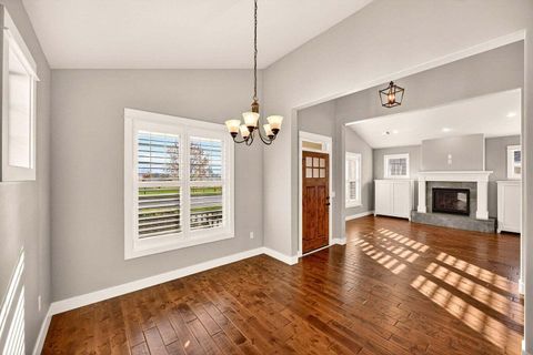 Tiny photo for 3957 Shamrock Drive, Medford, OR 97504 (MLS # 220214811)