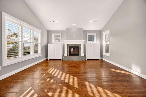 Tiny photo for 3957 Shamrock Drive, Medford, OR 97504 (MLS # 220214811)