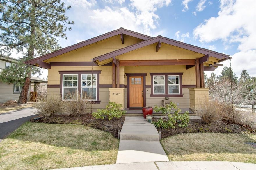 This charming single level NorthWest Crossing home features efficient design and hardwood floors throughout the kitchen, living, and dining rooms. Sitting on a corner lot gives this home plenty of outdoor living including a fenced yard. If you want to be close to all of the shopping, dining, and parks that NorthWest Crossing has to offer, this is the home for you. Call today for more information!