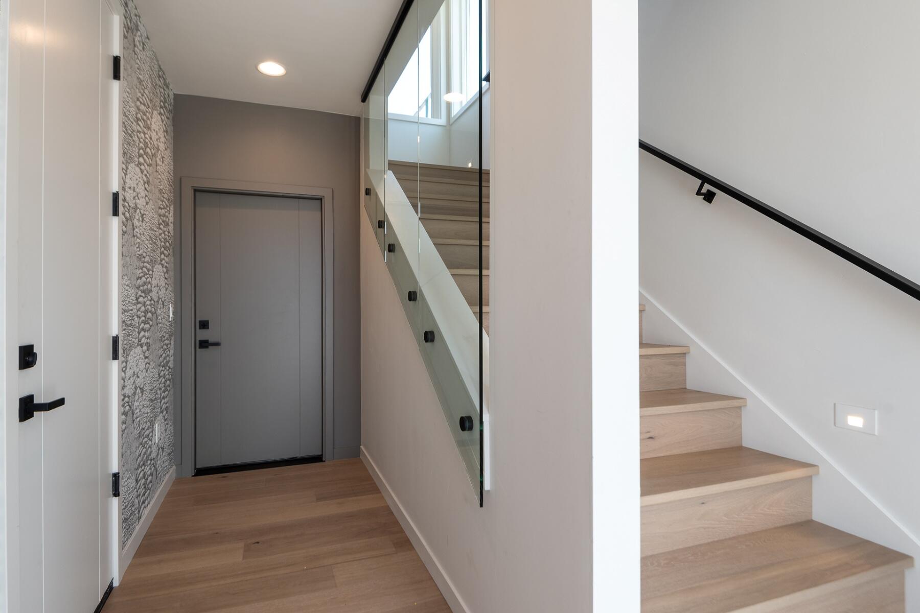 212 SW Log Court