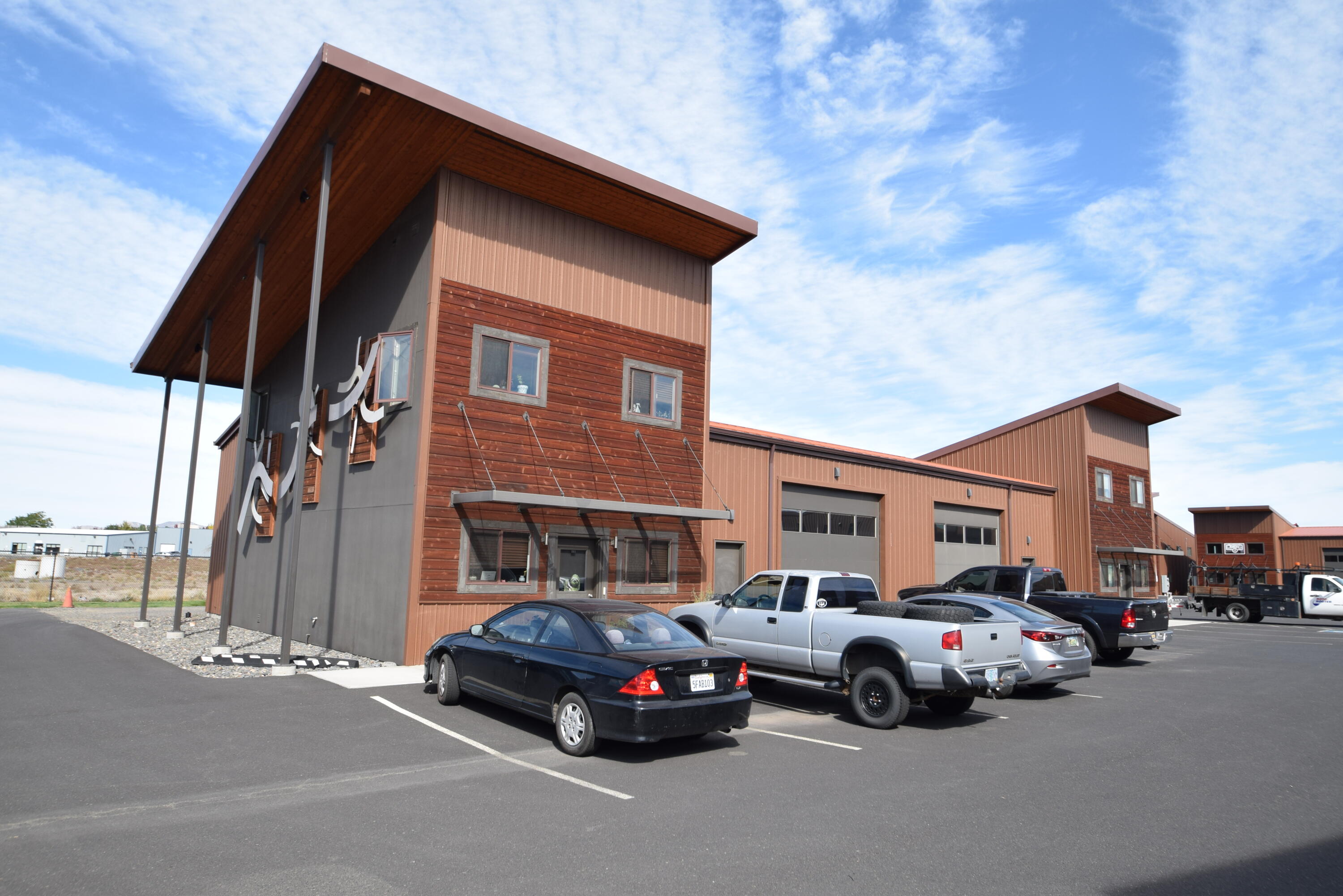 Pioneer Business Prk - Commercial Sale