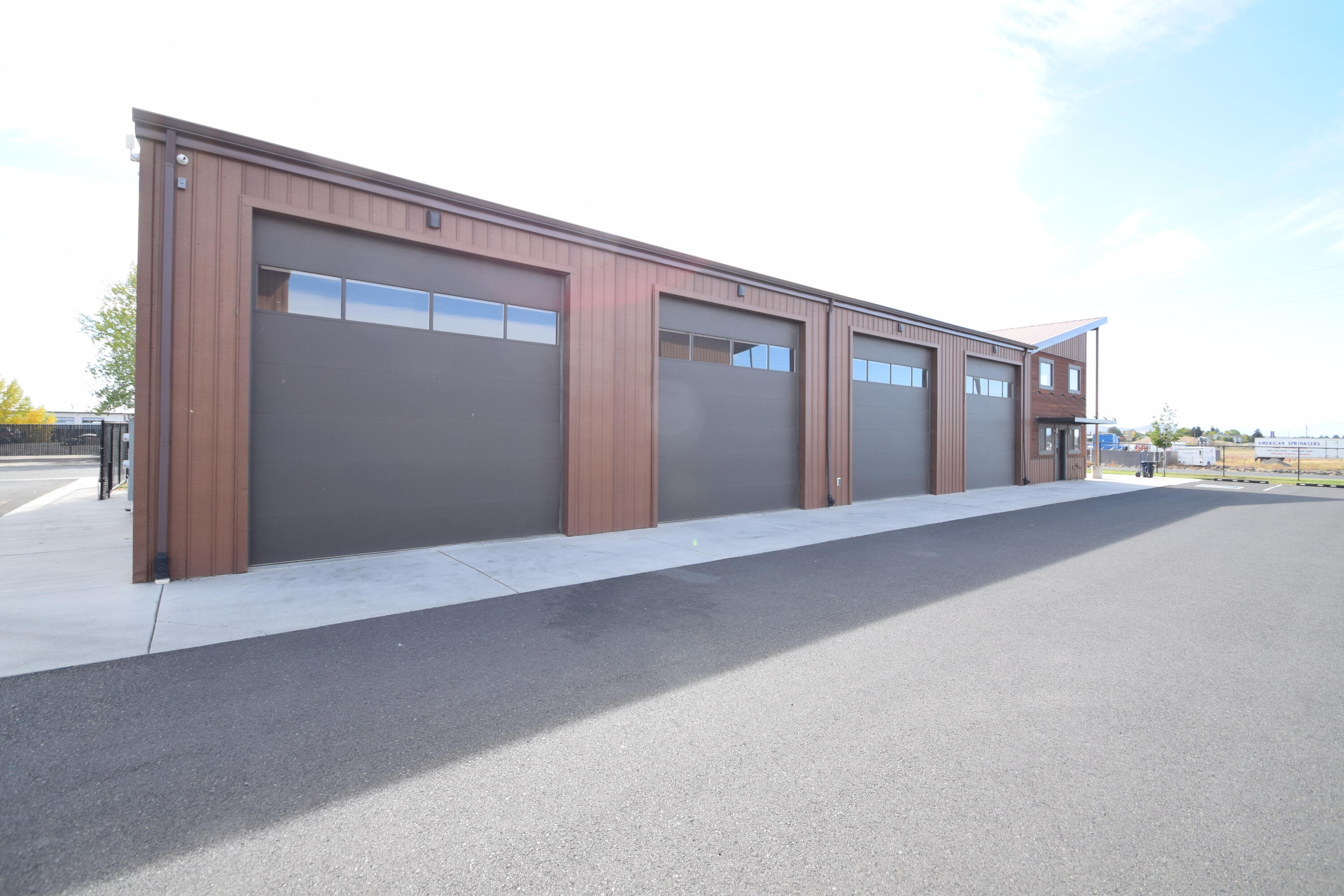 Pioneer Business Prk - Commercial Sale