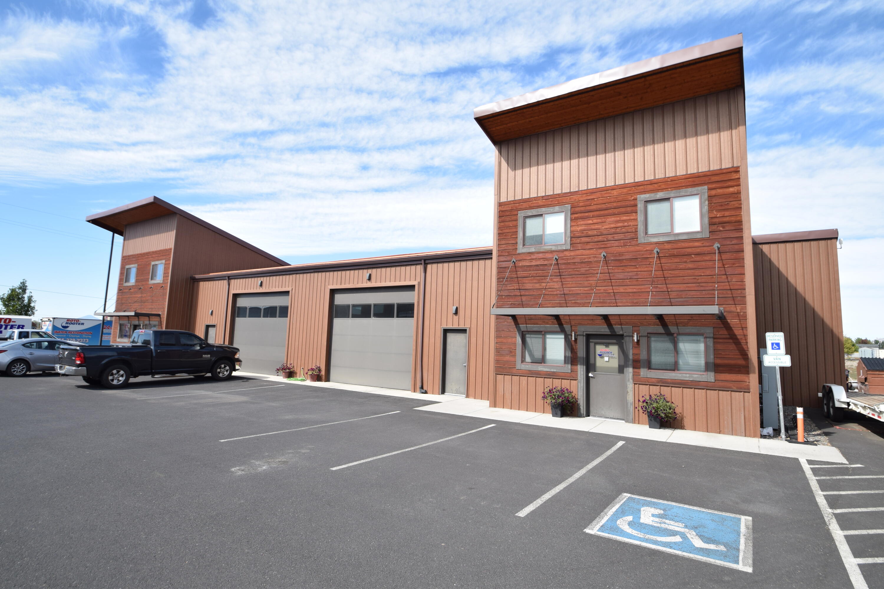 Pioneer Business Prk - Commercial Sale