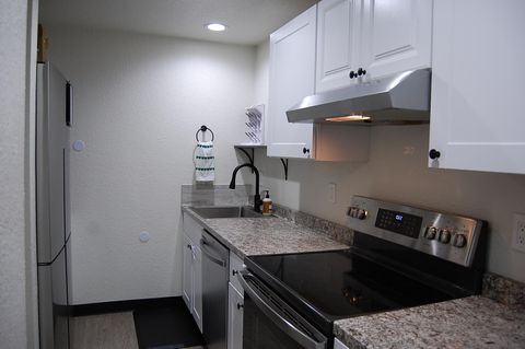 Tiny photo for 2240 Maplewood Drive S, Salem, OR 97306 (MLS # 220213219)