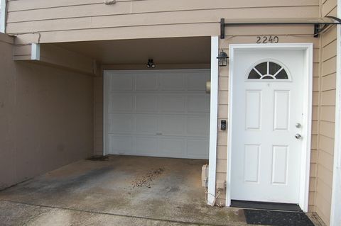 Tiny photo for 2240 Maplewood Drive S, Salem, OR 97306 (MLS # 220213219)