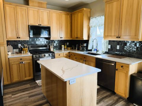 Tiny photo for 7530 Andrew Drive, Klamath Falls, OR 97603 (MLS # 220217367)