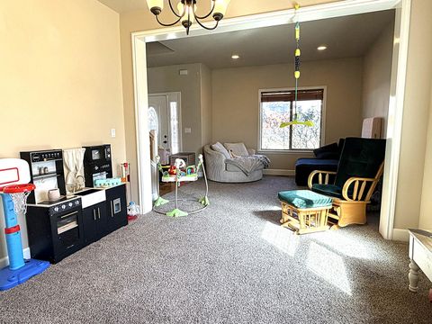 Tiny photo for 7530 Andrew Drive, Klamath Falls, OR 97603 (MLS # 220217367)