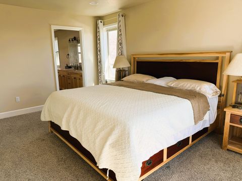 Tiny photo for 7530 Andrew Drive, Klamath Falls, OR 97603 (MLS # 220217367)