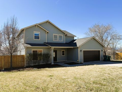 Photo of 7530 Andrew Drive, Klamath Falls, OR 97603 (MLS # 220217367)