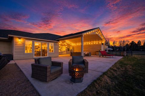 Tiny photo for 61112 Ferguson Road, Bend, OR 97702 (MLS # 220219877)