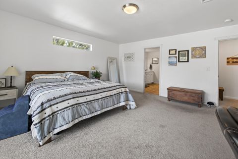 Tiny photo for 61112 Ferguson Road, Bend, OR 97702 (MLS # 220219877)