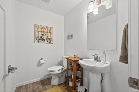 Tiny photo for 61112 Ferguson Road, Bend, OR 97702 (MLS # 220219877)