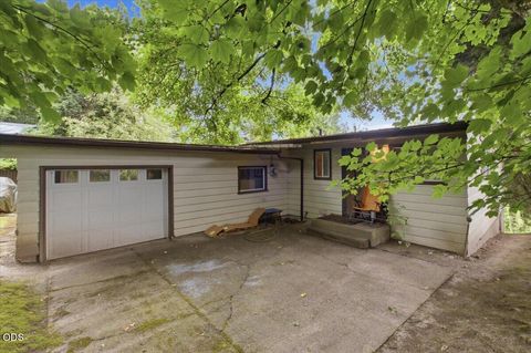 Tiny photo for 7339 S Corbett Avenue, Portland, OR 97219 (MLS # 220223450)