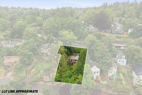 Tiny photo for 7339 S Corbett Avenue, Portland, OR 97219 (MLS # 220223450)