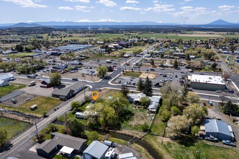 Tiny photo for 847 C Avenue, Terrebonne, OR 97760 (MLS # 220220228)