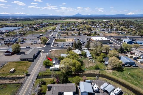 Tiny photo for 847 C Avenue, Terrebonne, OR 97760 (MLS # 220220228)