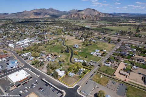 Tiny photo for 847 C Avenue, Terrebonne, OR 97760 (MLS # 220220228)