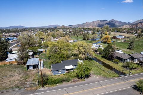 Tiny photo for 847 C Avenue, Terrebonne, OR 97760 (MLS # 220220228)