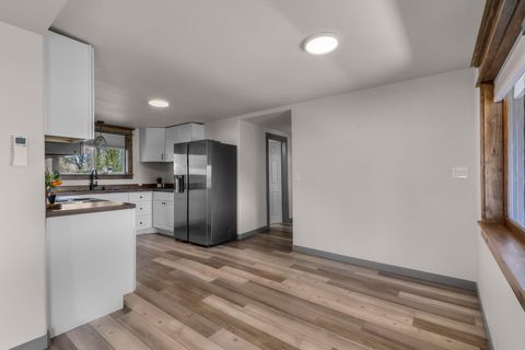 Tiny photo for 847 C Avenue, Terrebonne, OR 97760 (MLS # 220220228)