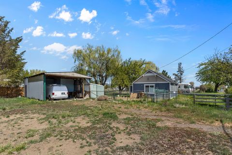 Tiny photo for 847 C Avenue, Terrebonne, OR 97760 (MLS # 220220228)