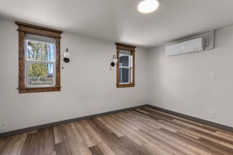 Tiny photo for 847 C Avenue, Terrebonne, OR 97760 (MLS # 220220228)