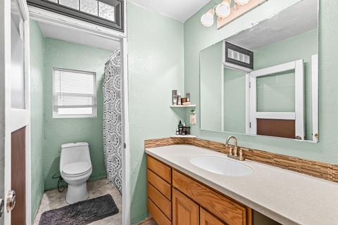 Tiny photo for 801 Beekman Avenue, Medford, OR 97501 (MLS # 220213034)